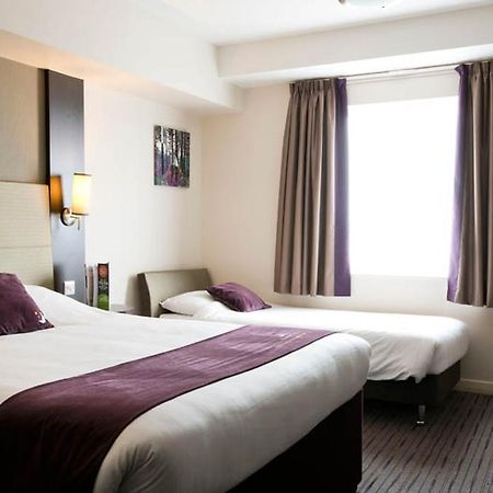 Ower Premier Inn Southampton West מראה חיצוני תמונה