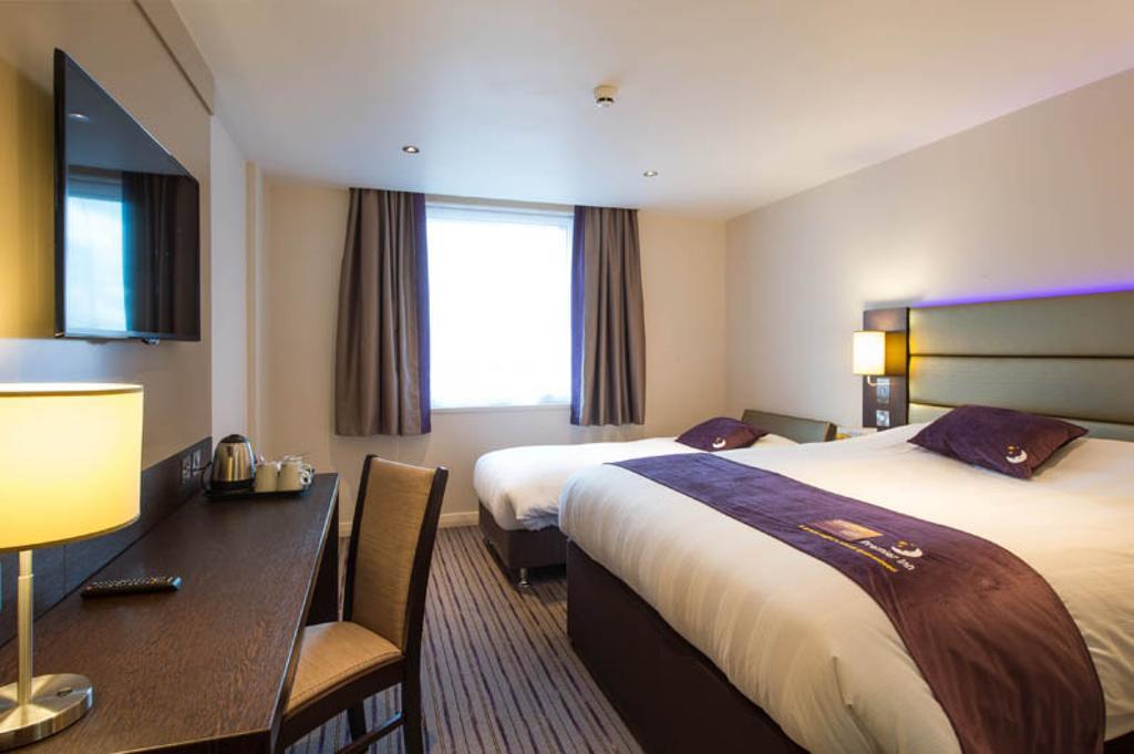 Ower Premier Inn Southampton West מראה חיצוני תמונה