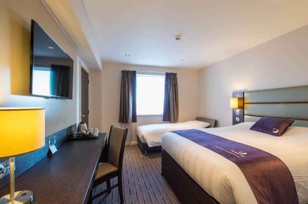 Ower Premier Inn Southampton West מראה חיצוני תמונה