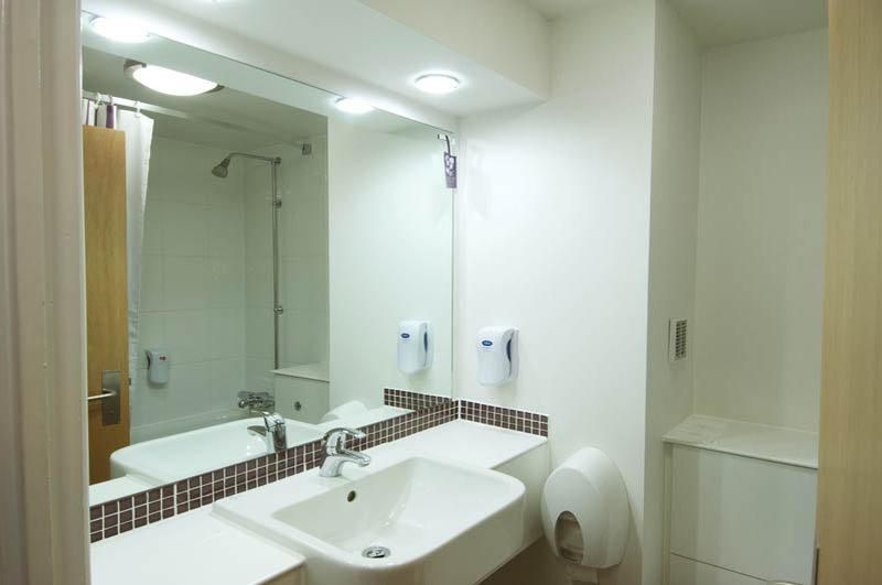 Ower Premier Inn Southampton West מראה חיצוני תמונה