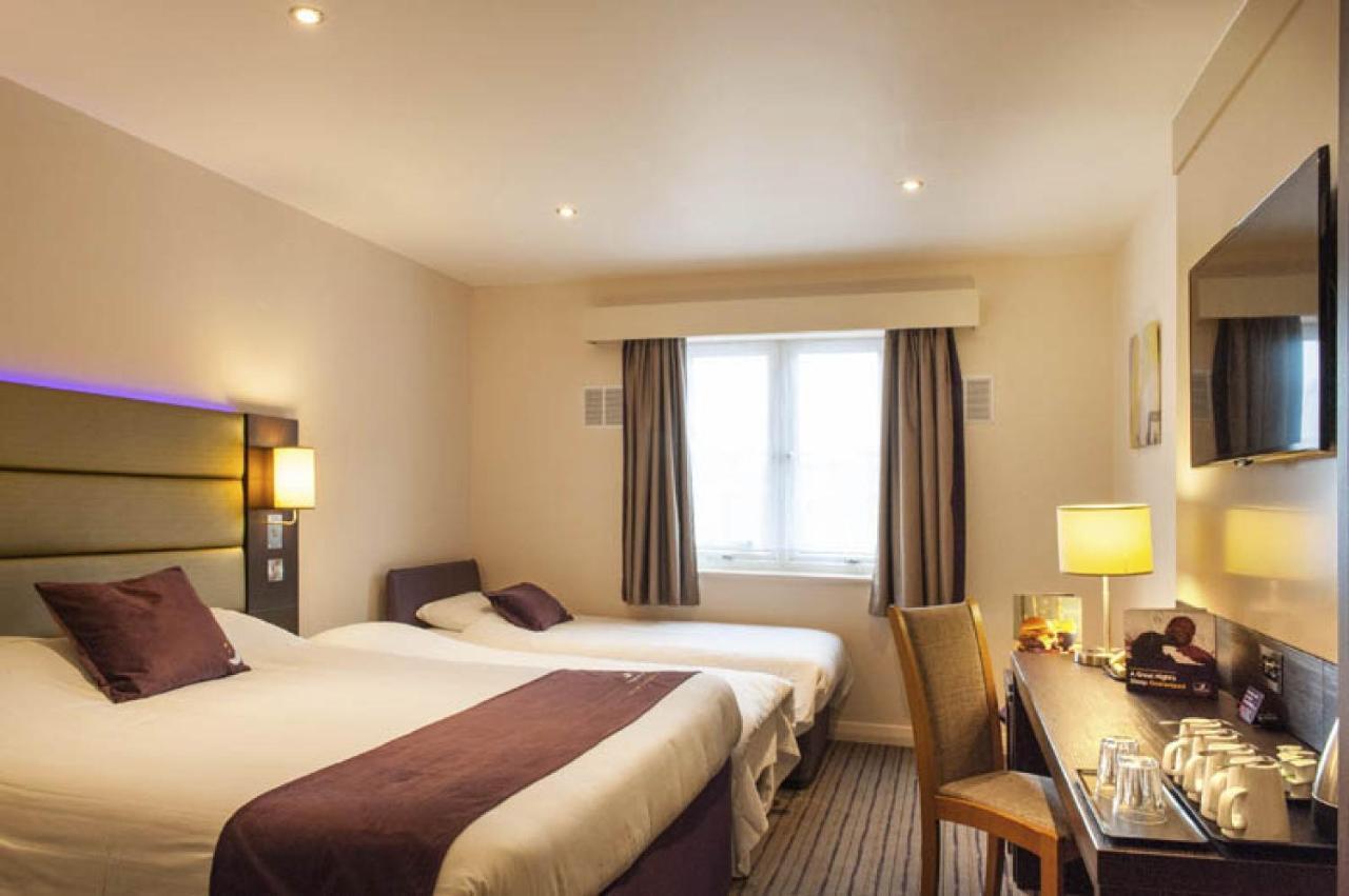 Ower Premier Inn Southampton West מראה חיצוני תמונה